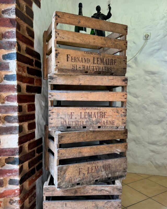 🇫🇷 Au Champagne Fernand Lemaire nous disposons d’un bel espace pour vous accueillir !

Situé à Hautvillers, notre caveau de dégustation offre une vue imprenable sur Épernay et ses alentours.

Notre équipe sera ravie de vous accueillir pour une visite et/ou une dégustation de 3 de nos Champagnes (sur rendez-vous selon les horaires d’ouverture).

Pour nous contacter et prendre rendez-vous : https://champagne-fernand-lemaire.com/contact/ ou directement en MP sur nos réseaux sociaux !

🇬🇧 At Champagne Fernand Lemaire we have a beautiful place to welcome you !

Located in Hautvillers, our tasting room offers a stunning view of Épernay and the surrounding area.

Our team will be delighted to receive you for a visit and/or a tasting of 3 of our Champagnes (by appointment according to opening hours).

To contact us and book an appointment : https://champagne-fernand-lemaire.com/contact/ or send us a PM on our social media !

#champagnefernandlemaire #vigneron #vigneronsindependants #champagne #hautvillers #cellar #wine #familybusiness #winegrower #premiercru #terroir #famille #tastingroom #tasting #tourism